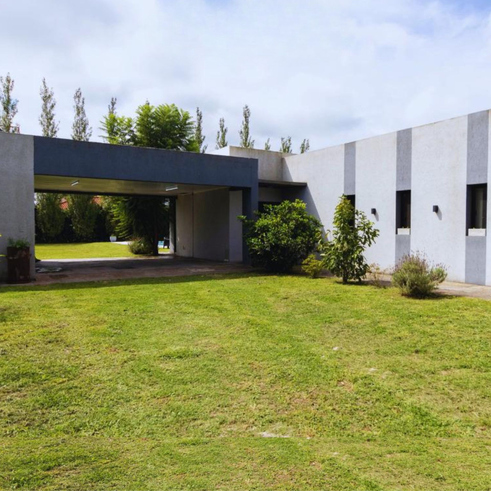 Casa en venta y/o alquiler "Barrio Los Fresnos"
